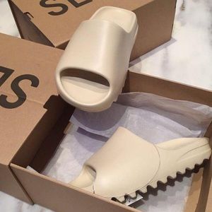 Yeezy Bone Slides SZ9